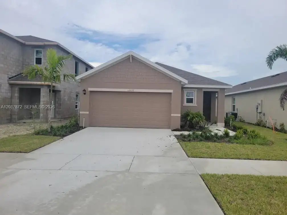 12227 SW Nettuno Way, Port St. Lucie FL 34987