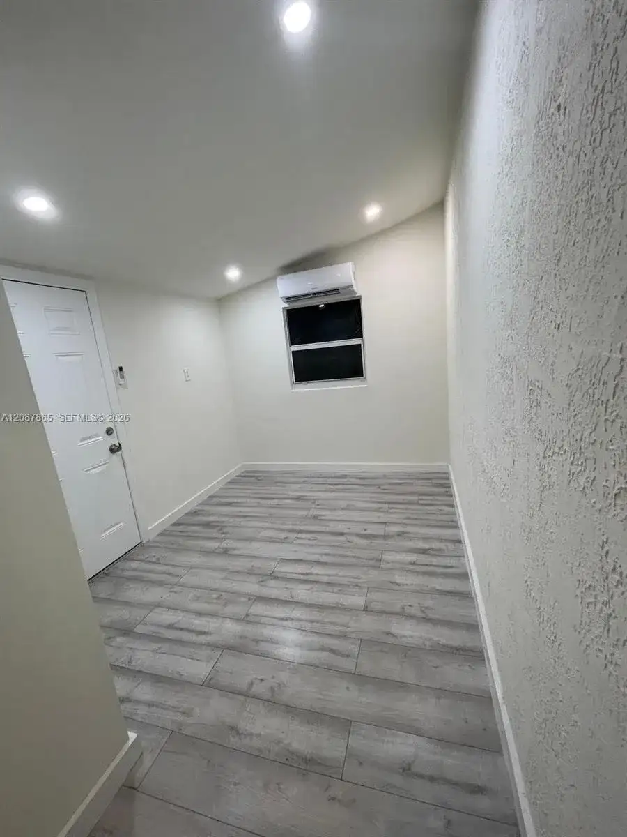 2484 SW 10th St, Miami FL 33135 photo 2