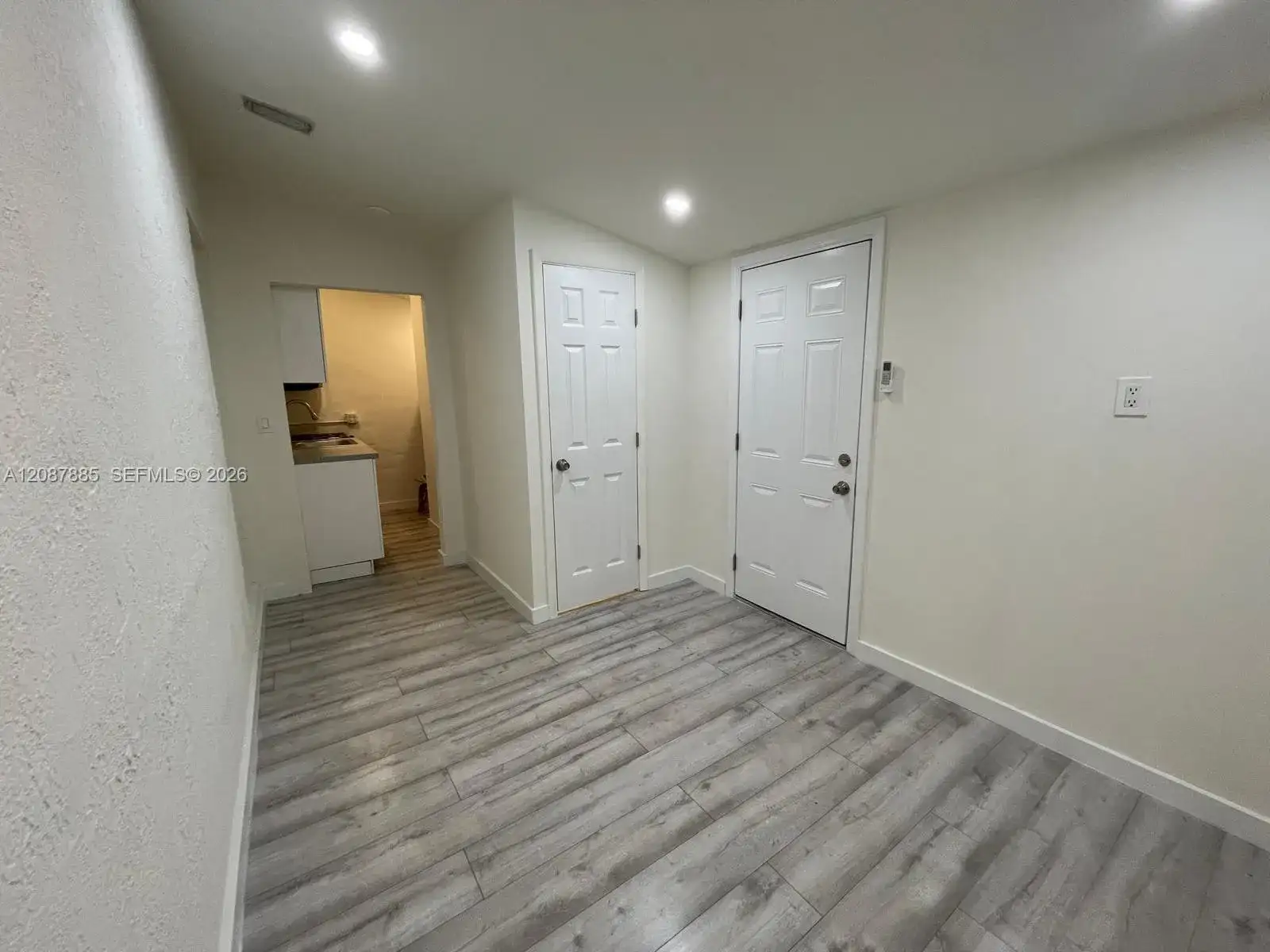 2484 SW 10th St, Miami FL 33135 photo 3