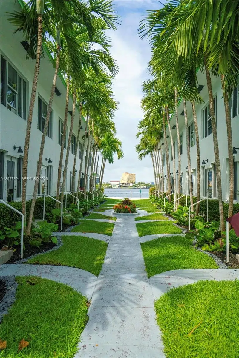 2180 Bay Dr # 4B, Miami Beach FL 33141 photo 2