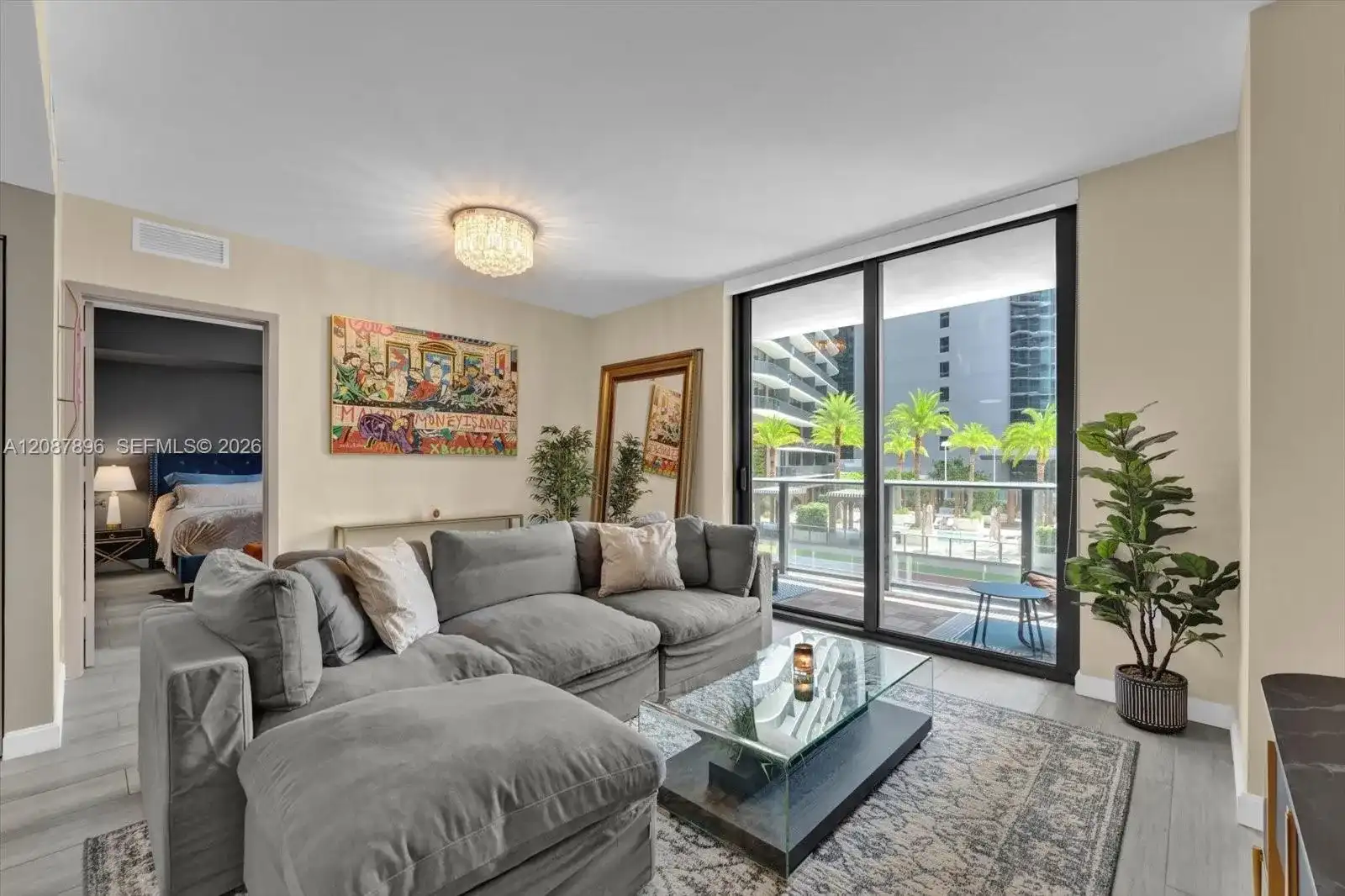 45 SW 9th St # 1002, Miami FL 33130