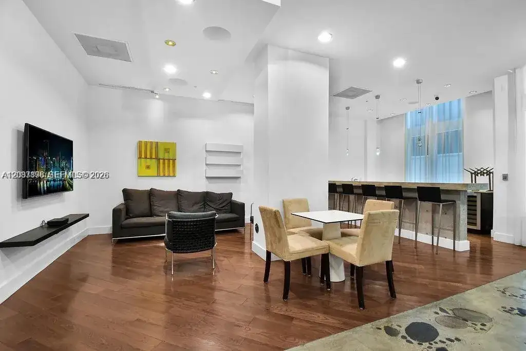 234 NE 3rd St # 1701, Miami FL 33132 photo 4