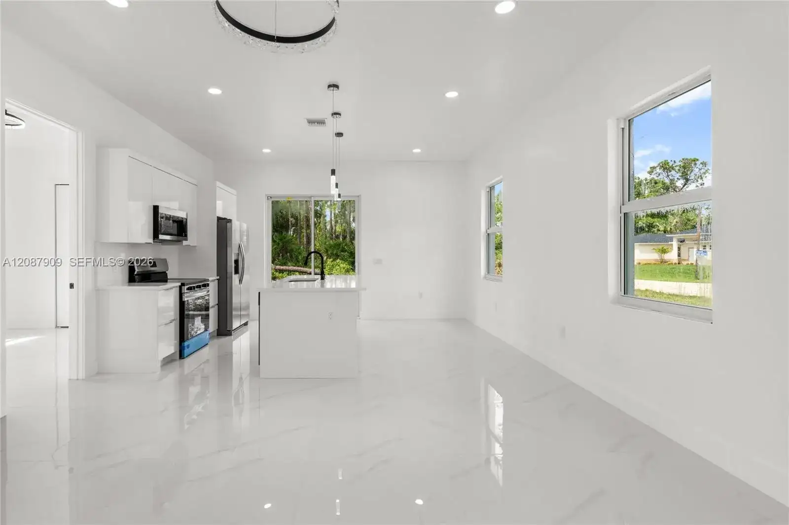 936 Anthony E ST, Lehigh Acres FL 33974 photo 2