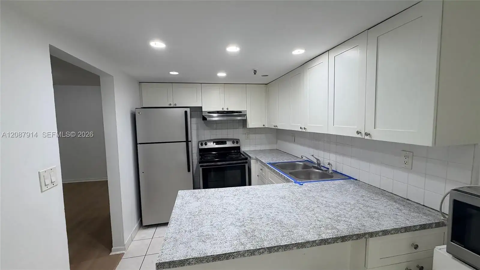 17890 W Dixie Hwy 215 Hwy # 215, North Miami Beach FL 33160 photo 3
