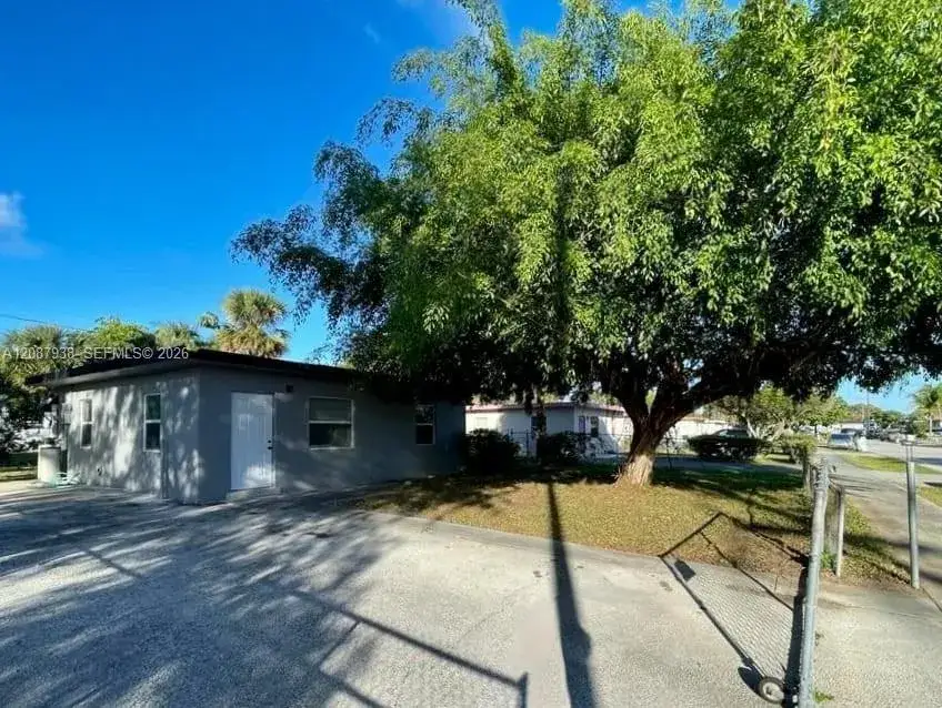 2643 NW 10th St, Pompano Beach FL 33069