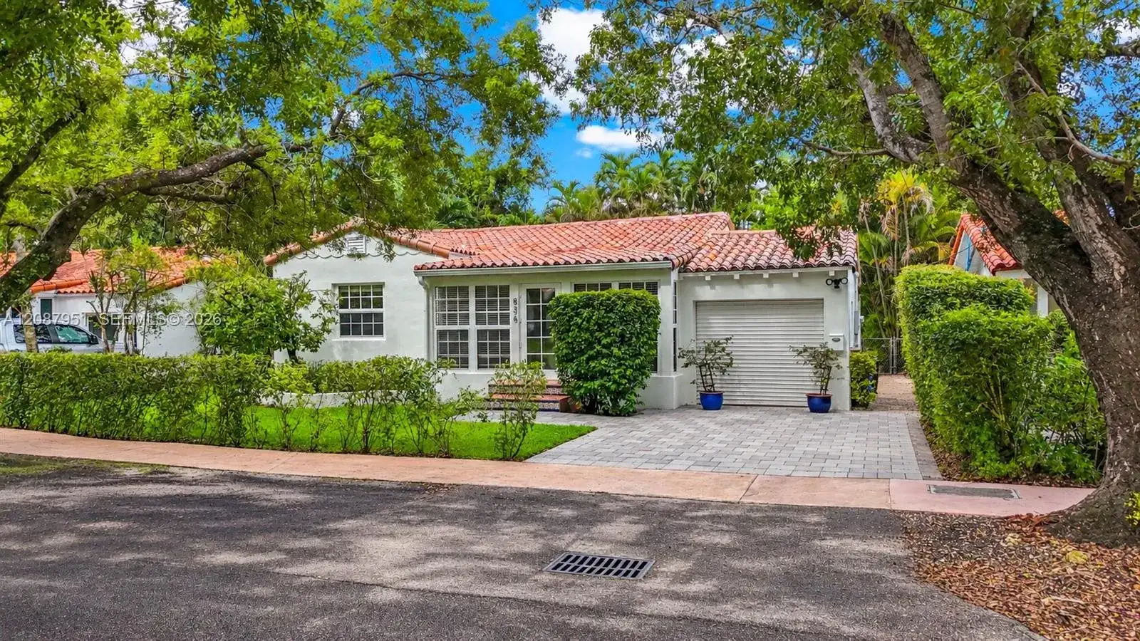 836 Alberca St, Coral Gables FL 33134 photo 2
