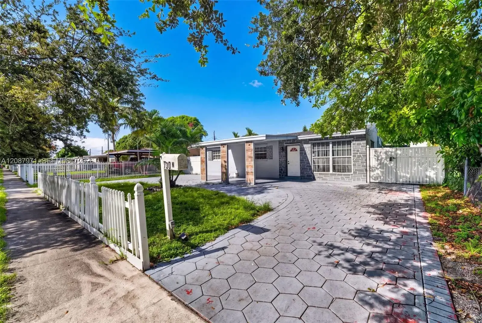 730 N 64th Ave, Hollywood FL 33024 photo 3