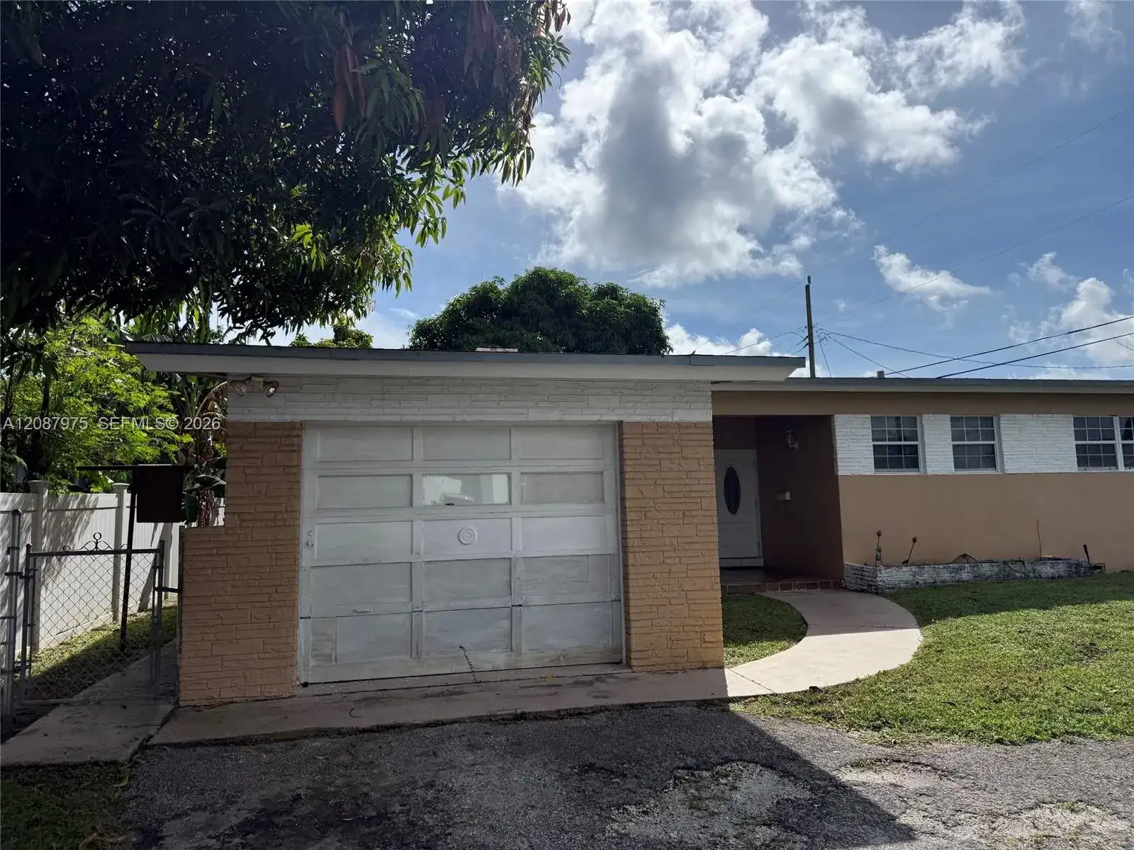 1409 S 24th Ter, Hollywood FL 33020 photo 2
