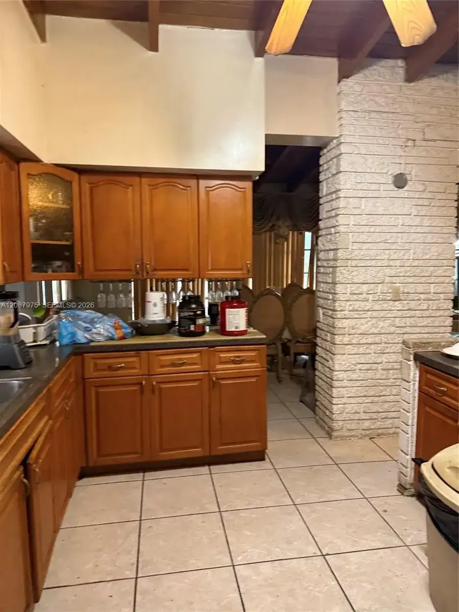 1409 S 24th Ter, Hollywood FL 33020 photo 4