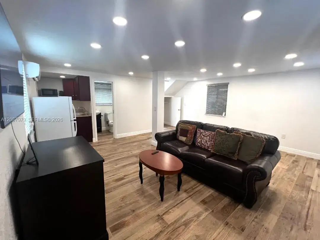 1727 Plunkett St, Hollywood FL 33020 photo 3