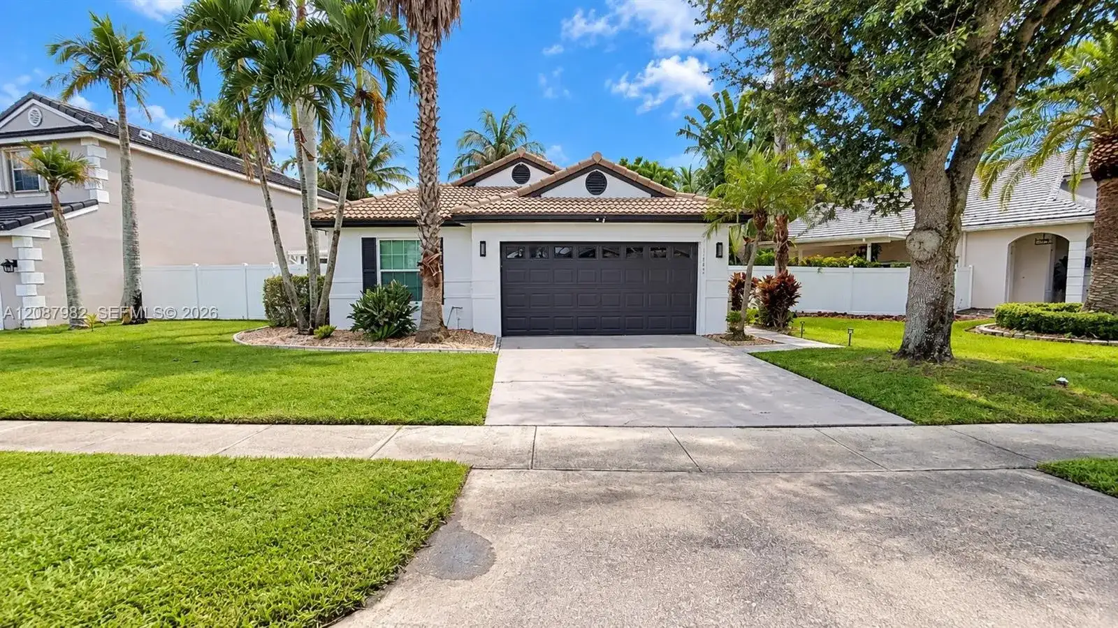 17542 NW 12th St, Pembroke Pines FL 33029 photo 2