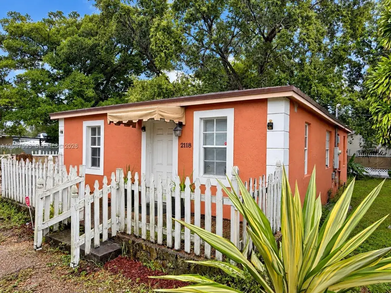 2118 NW 83rd St, Miami FL 33147
