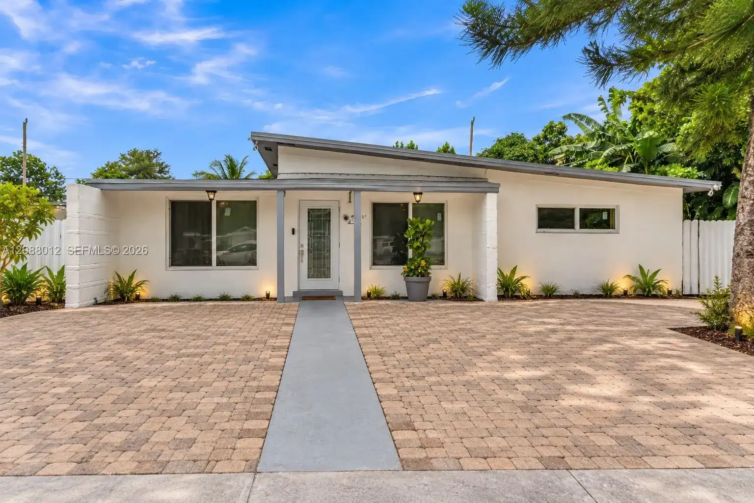 12501 NW 22nd Ave, Miami FL 33167 photo 2