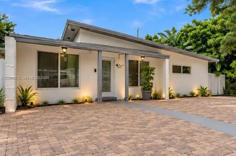 12501 NW 22nd Ave, Miami FL 33167 photo 3
