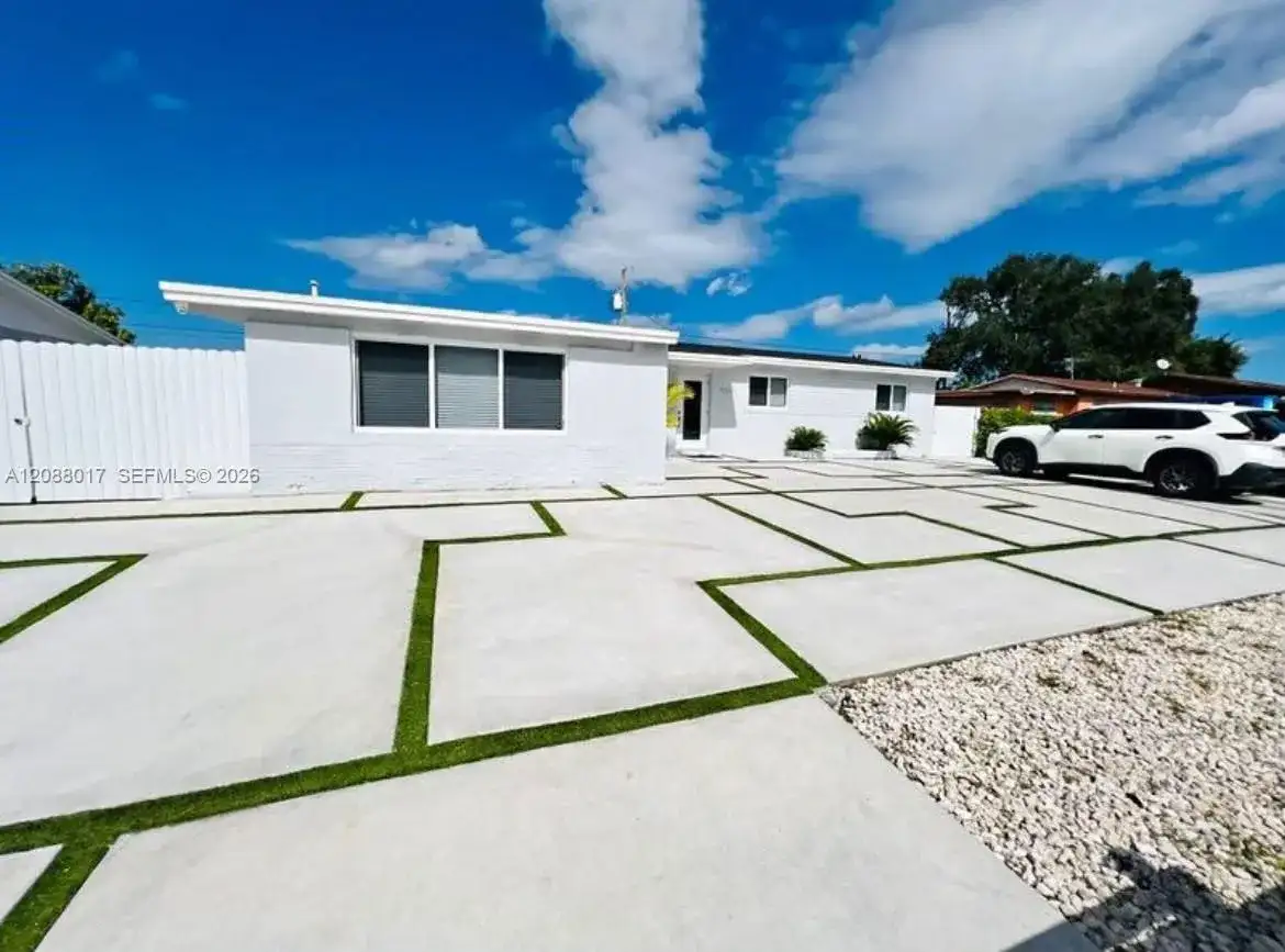 10521 Caribbean Blvd, Cutler Bay FL 33189 photo 2