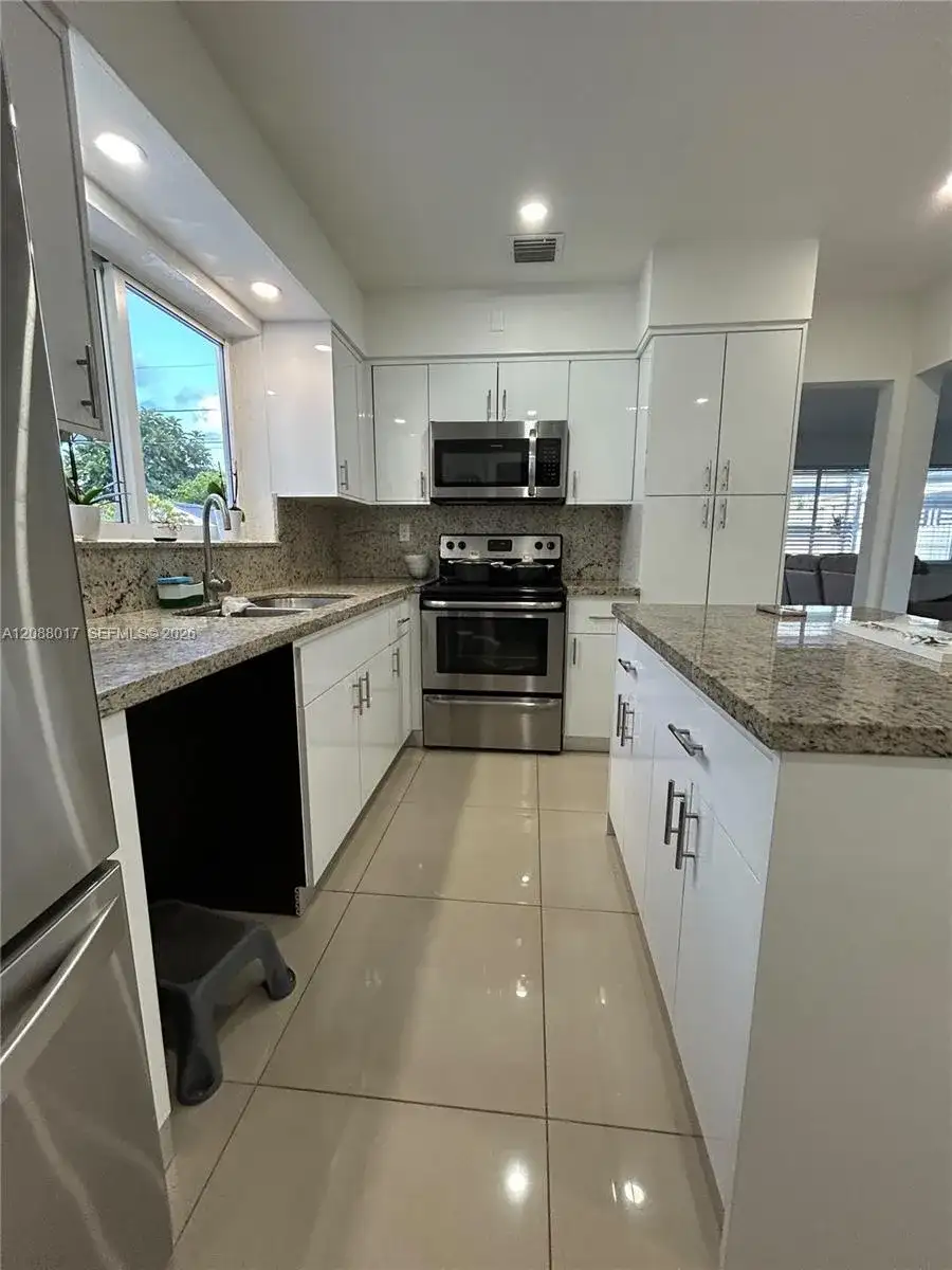 10521 Caribbean Blvd, Cutler Bay FL 33189 photo 5