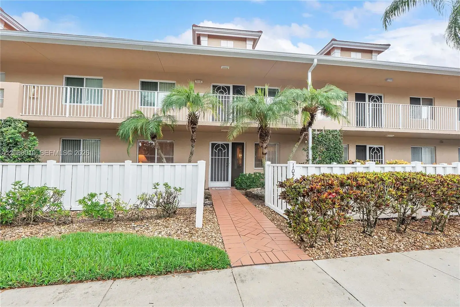 5952 Regal Glen Dr # 102, Boynton Beach FL 33437 photo 2