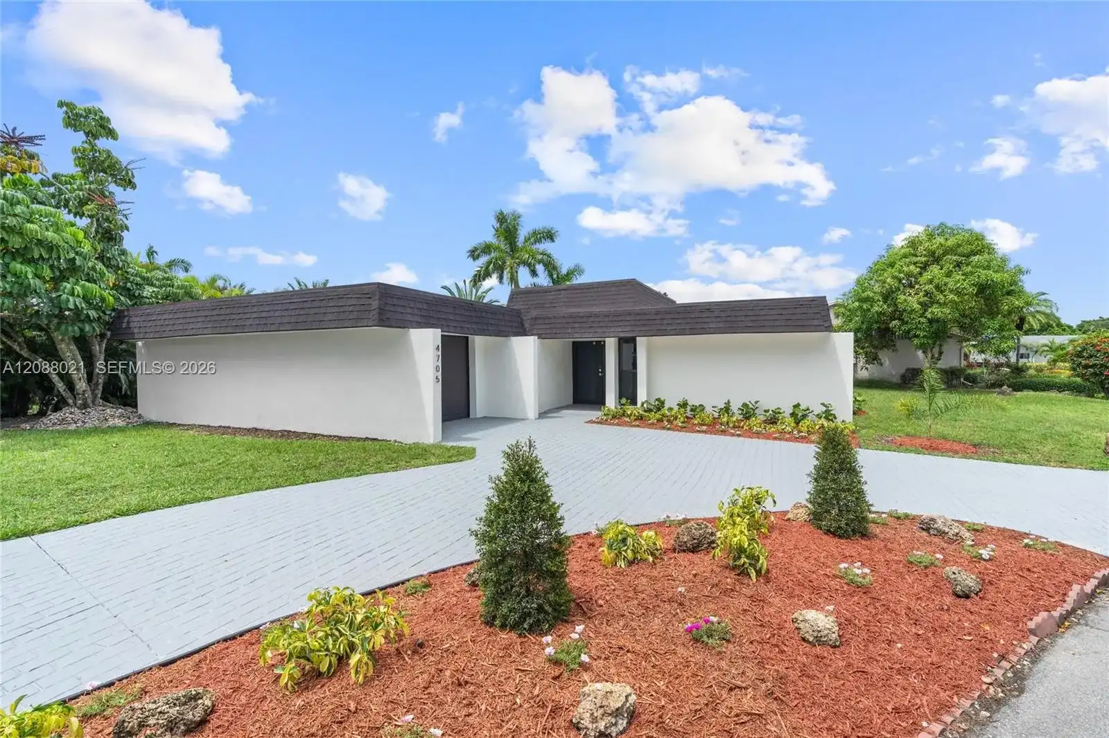 4705 Bayberry Ln, Tamarac FL 33319
