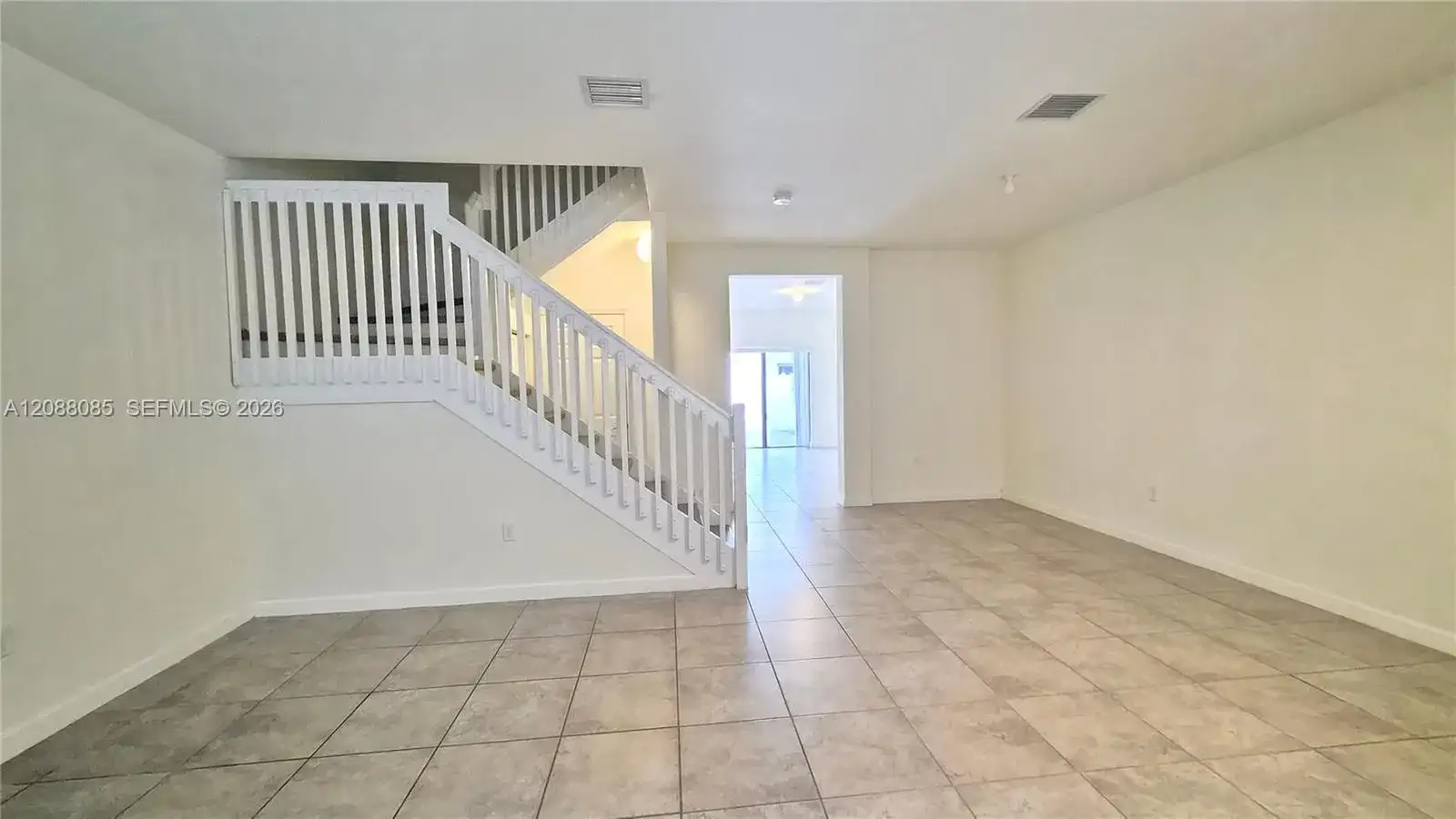 10570 W 33rd Ln, Hialeah FL 33018 photo 2