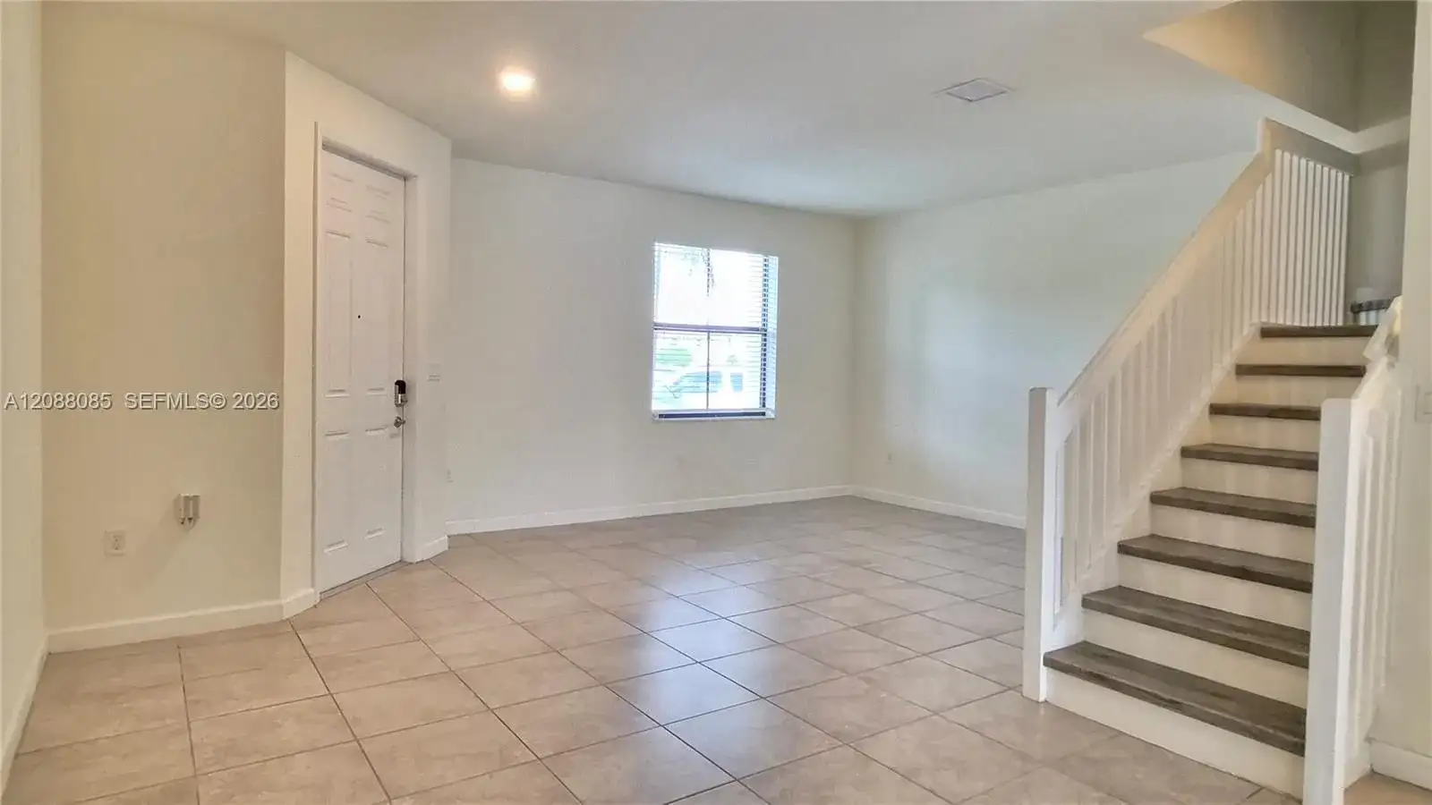 10570 W 33rd Ln, Hialeah FL 33018 photo 4