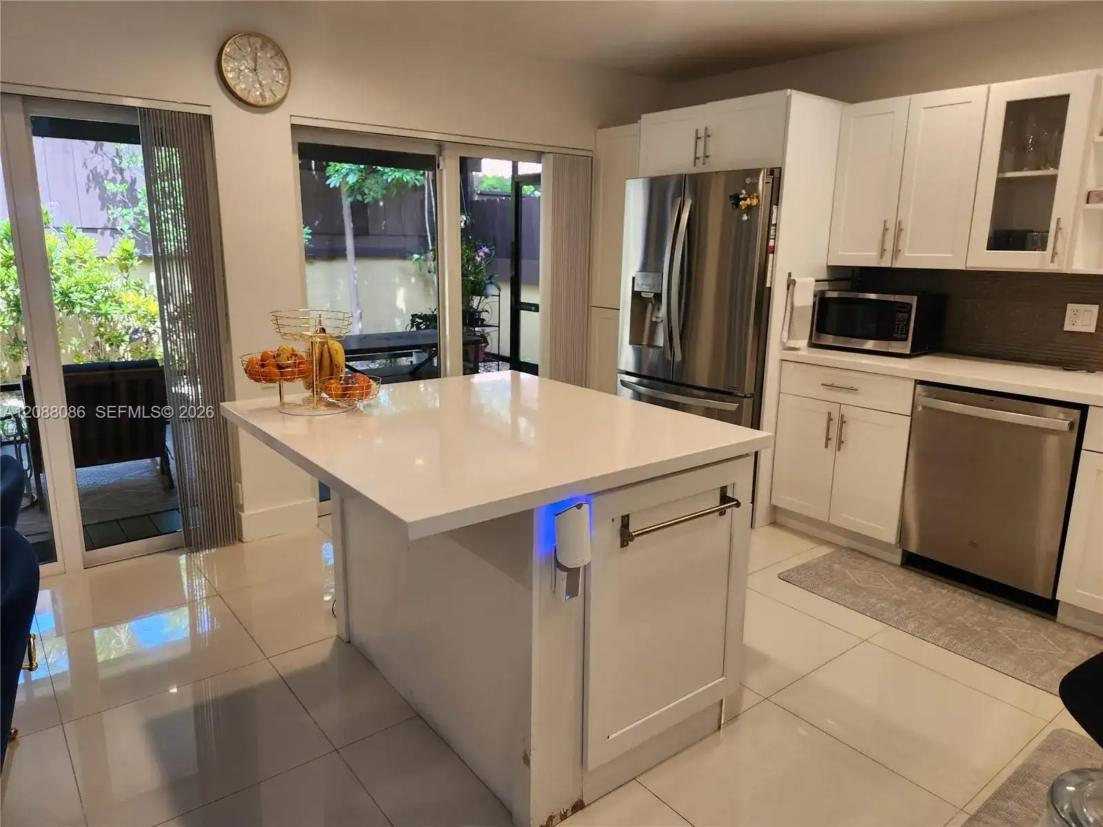 1085 NE 203rd Ln, Miami FL 33179 photo 5