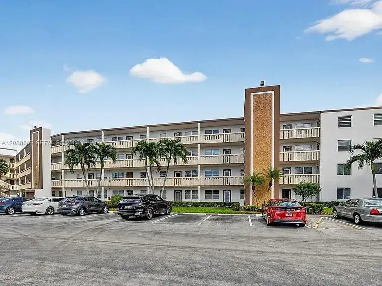 4076 E Guildford E # 4, Boca Raton FL 33434