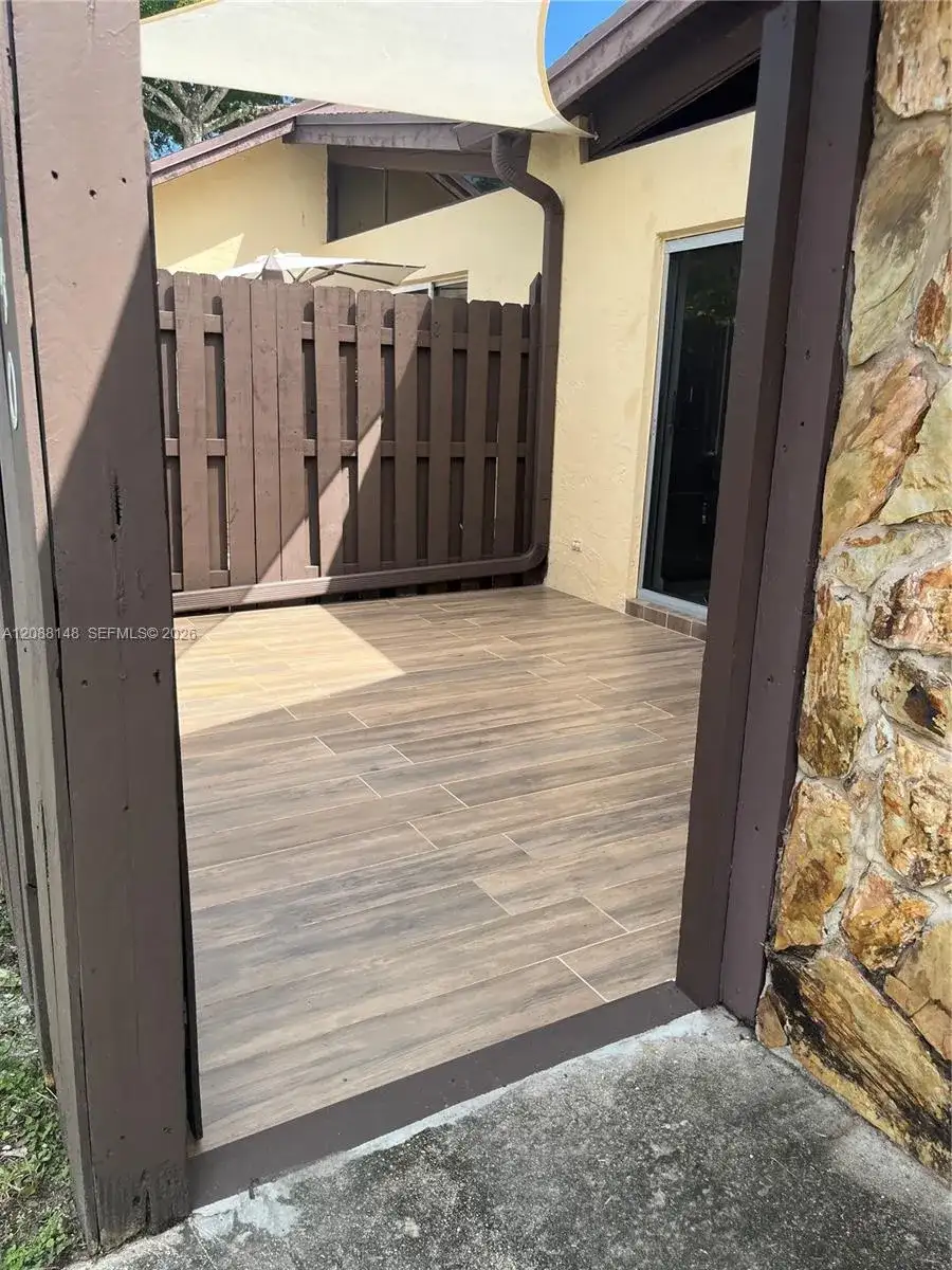 140 Fox Rd # 46, Hollywood FL 33024 photo 4