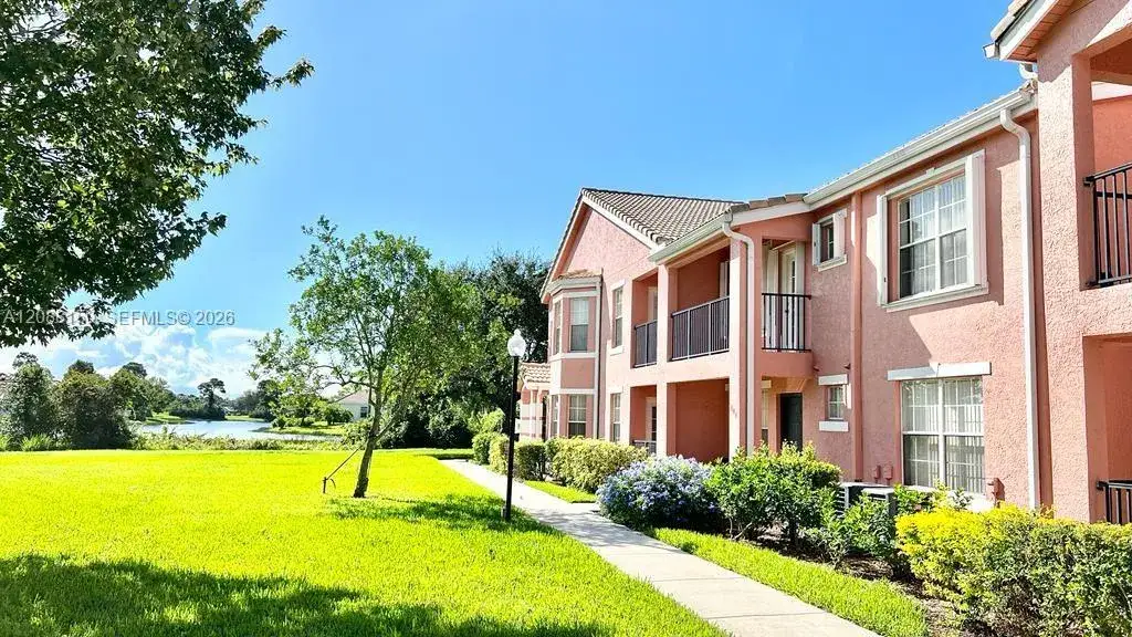 126 SW Peacock Blvd # 205, Port St. Lucie FL 34986