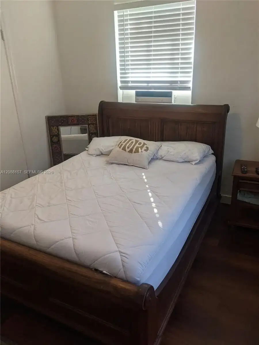 7741 Hawthorne Ave # 7741, Miami Beach FL 33141 photo 4