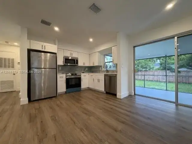 3034 Arthur St, Hollywood FL 33021 photo 2