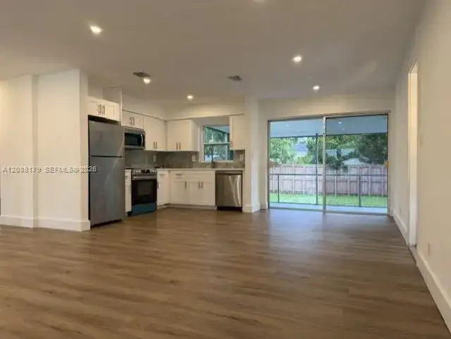 3034 Arthur St, Hollywood FL 33021 photo 4