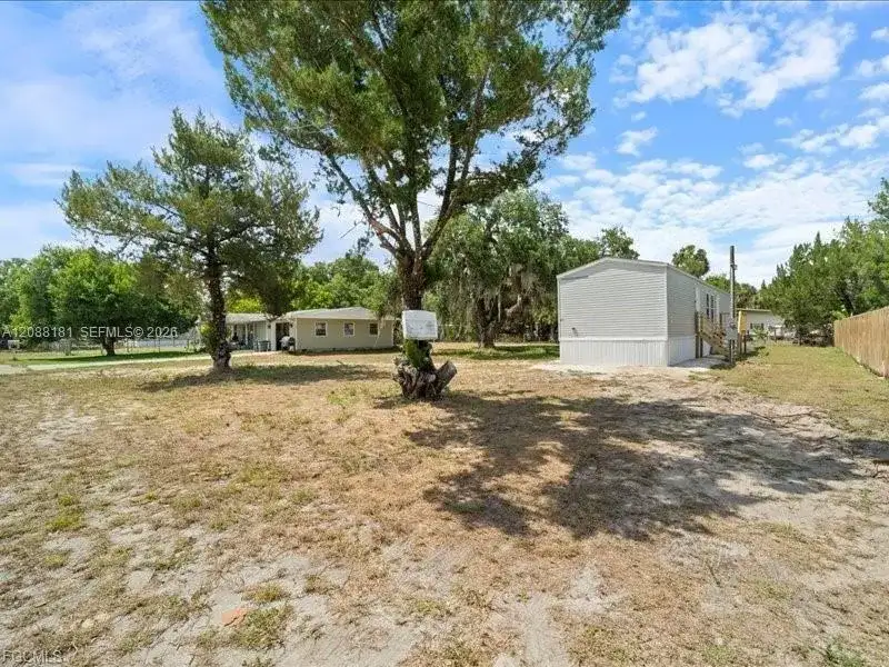 1038 Canopy Ln, Moore Haven FL 33471 photo 3