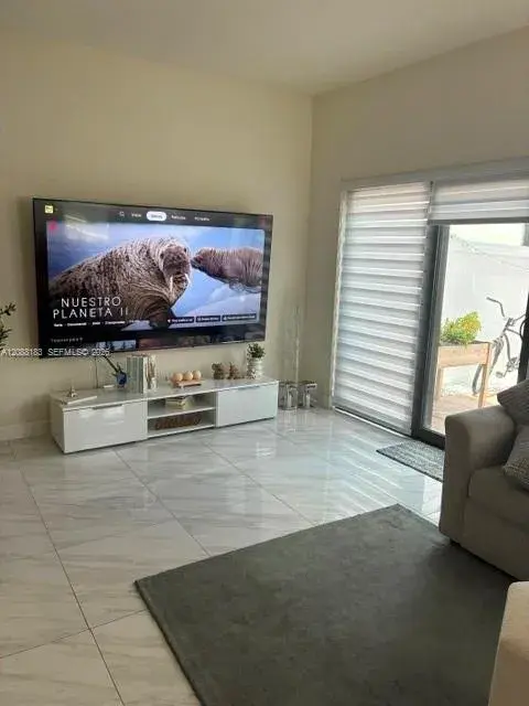 3337 W 105th Ter, Hialeah FL 33018