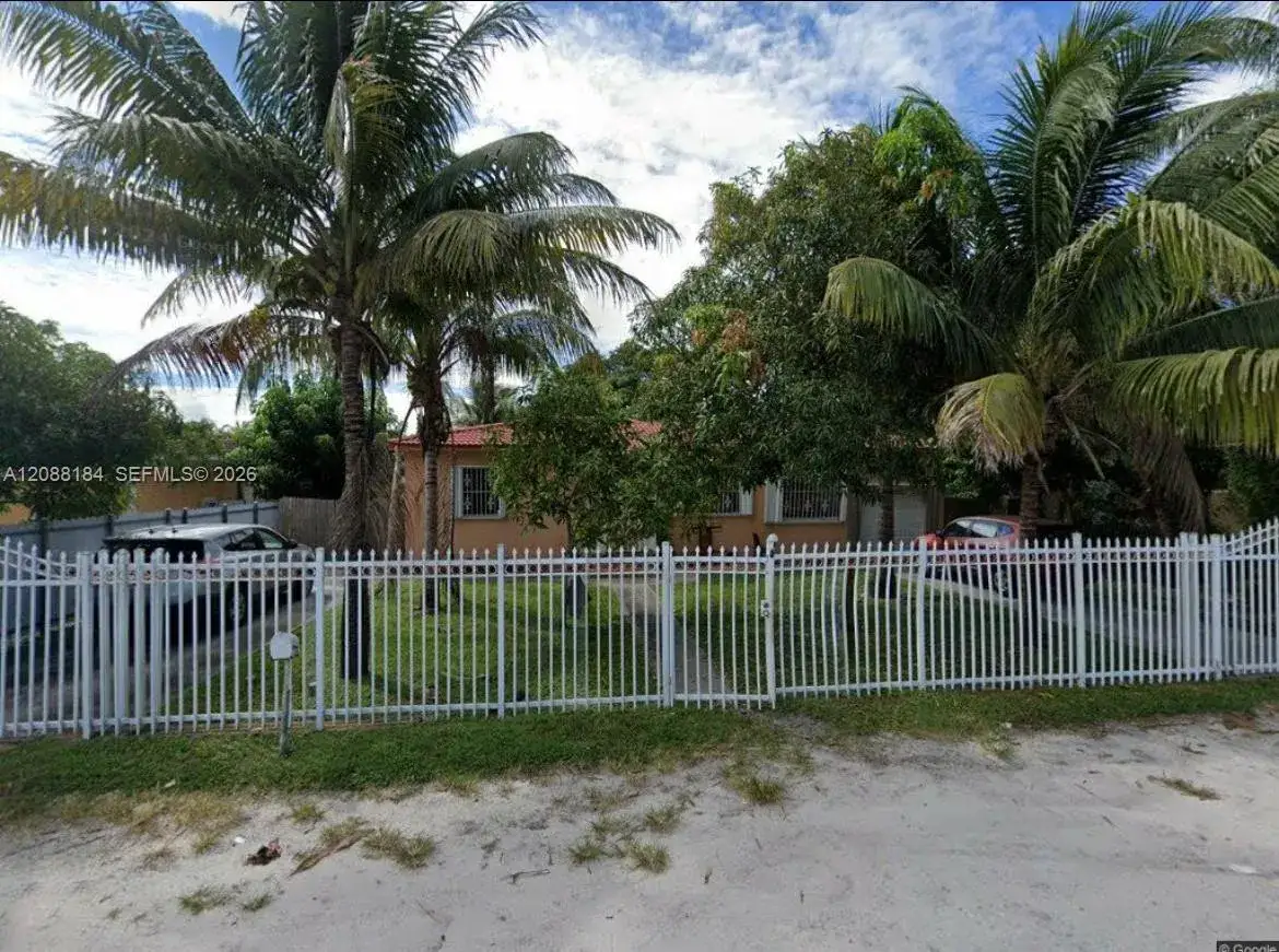 576 NW 147th St # a, Miami FL 33168