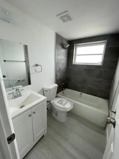 920 SE 2nd Ave # 9, Hallandale Beach FL 33009 photo 5