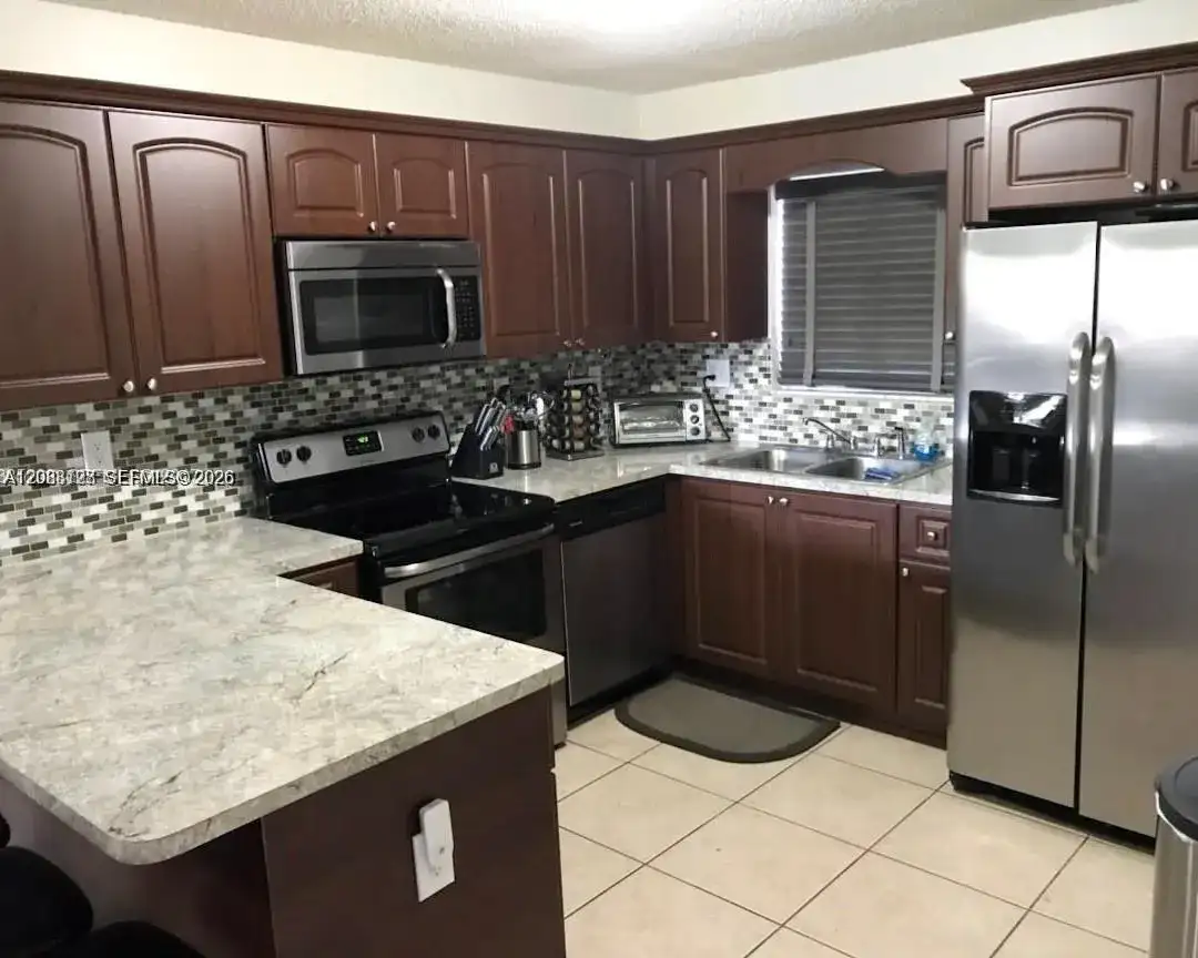 15302 SW 180th Ter, Miami FL 33187 photo 3