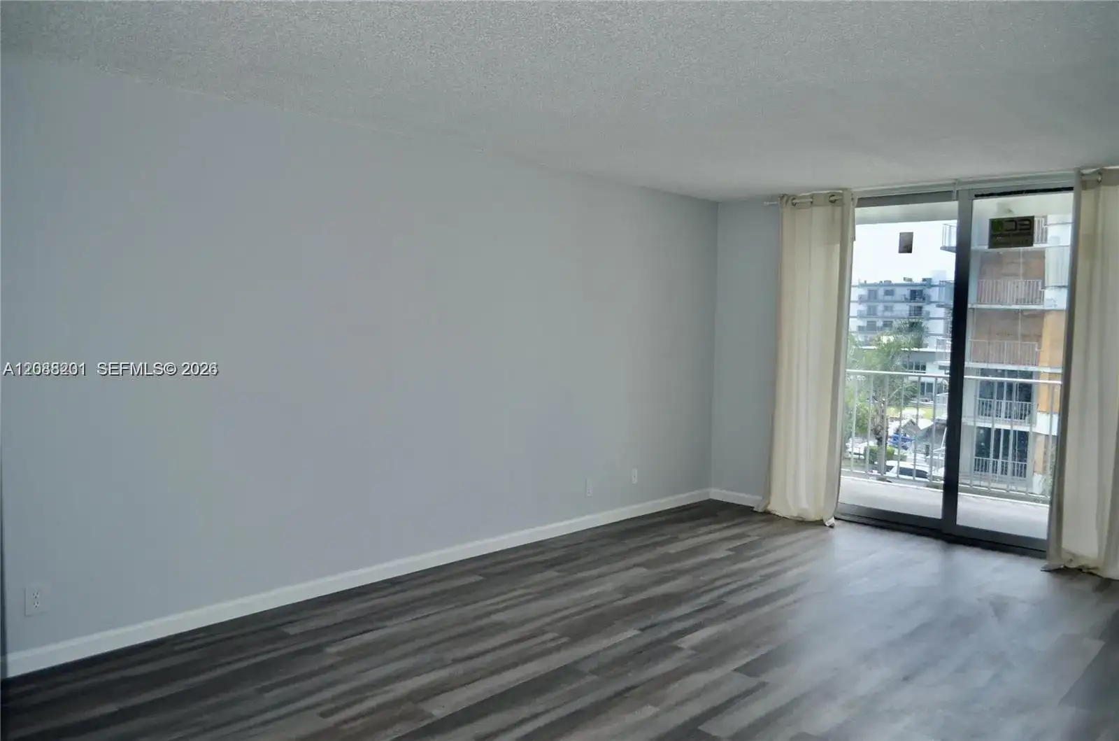 16570 NE 26th Ave # 4D, North Miami Beach FL 33160 photo 4
