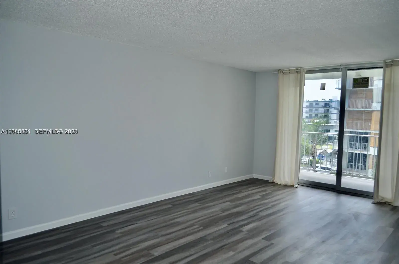 16570 NE 26th Ave # 4D, North Miami Beach FL 33160