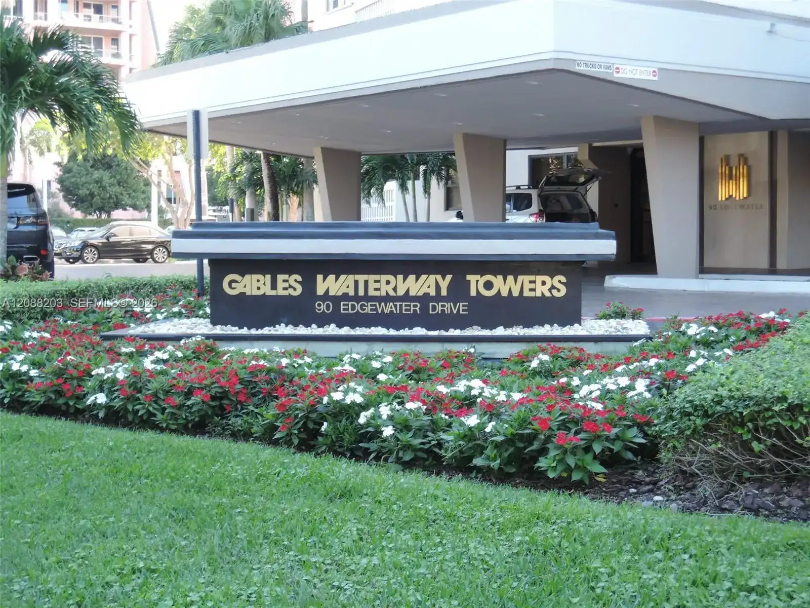 90 Edgewater Dr, Coral Gables FL 33133