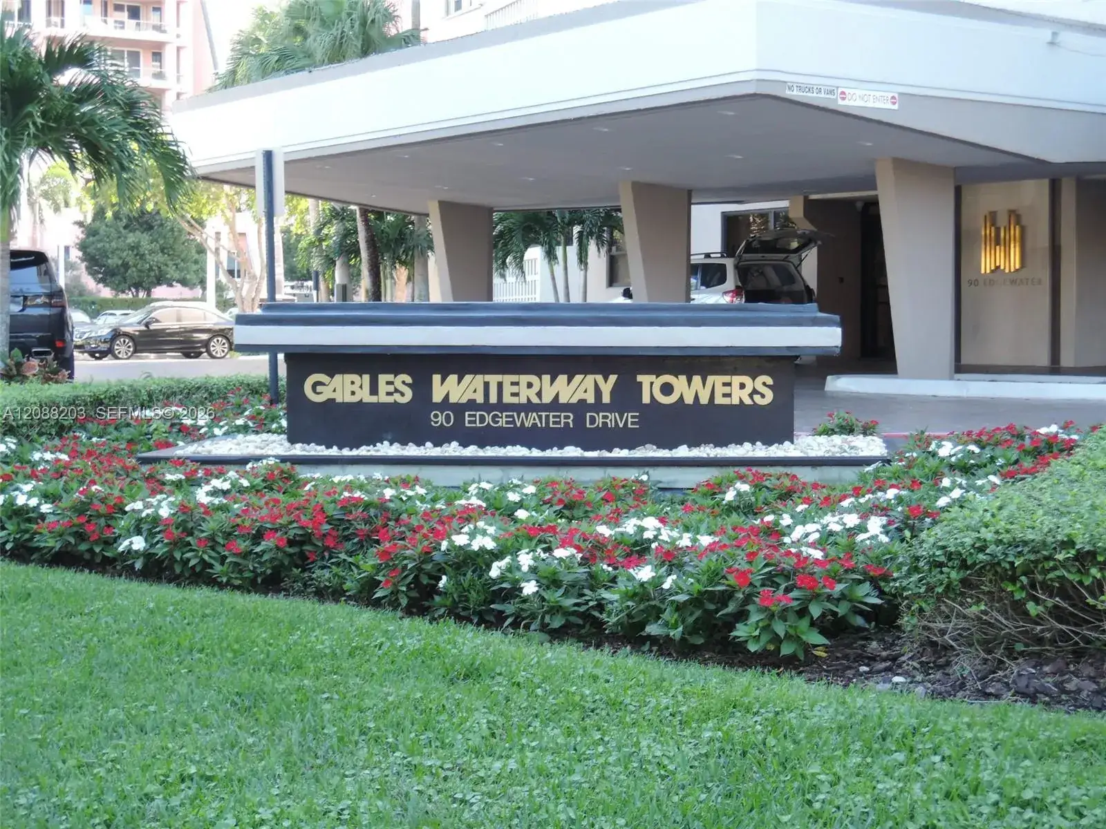 90 Edgewater Dr, Coral Gables FL 33133