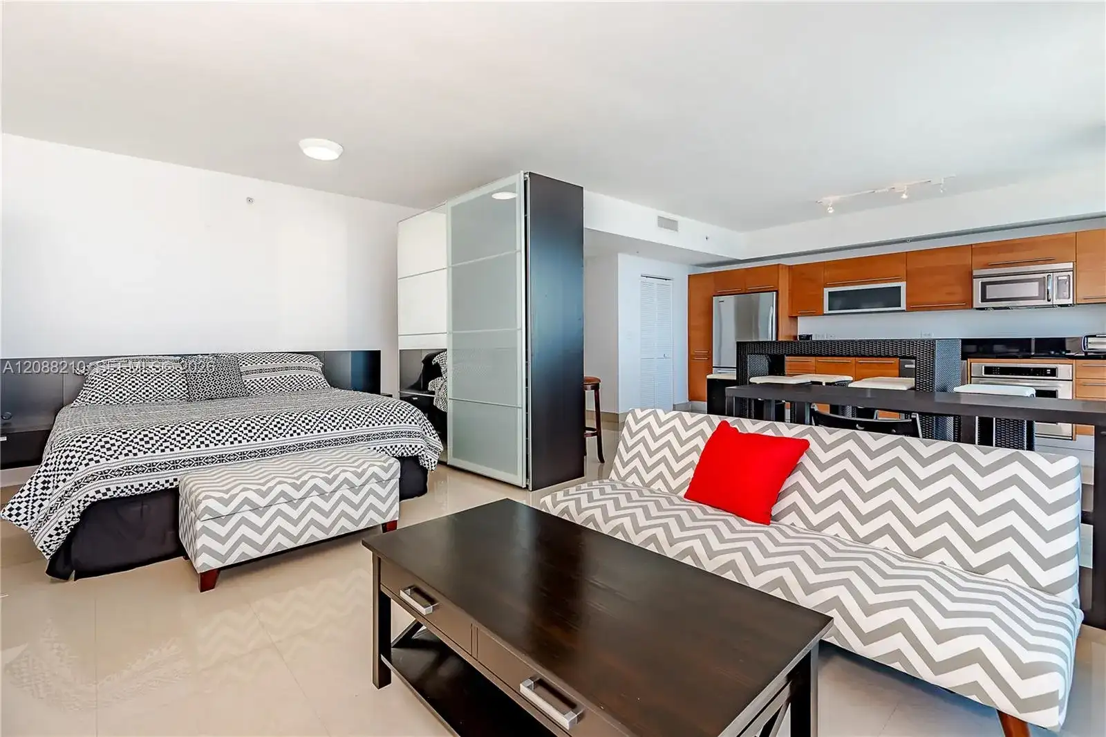 253 NE 2nd St # 3105, Miami FL 33132 photo 4
