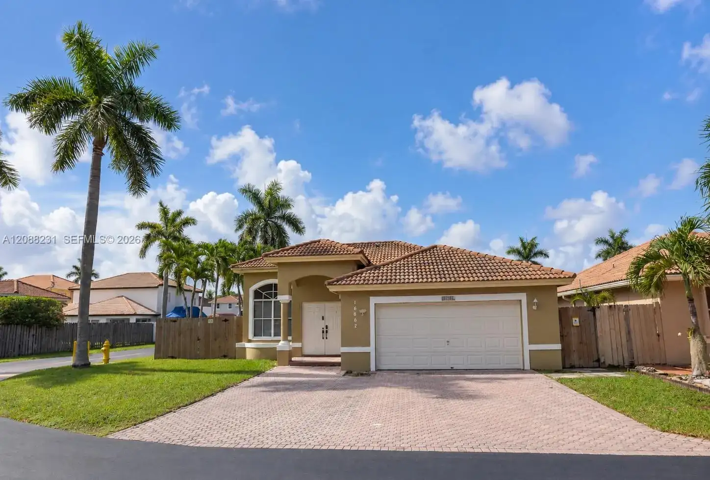 16362 SW 94th St, Miami FL 33196 photo 2