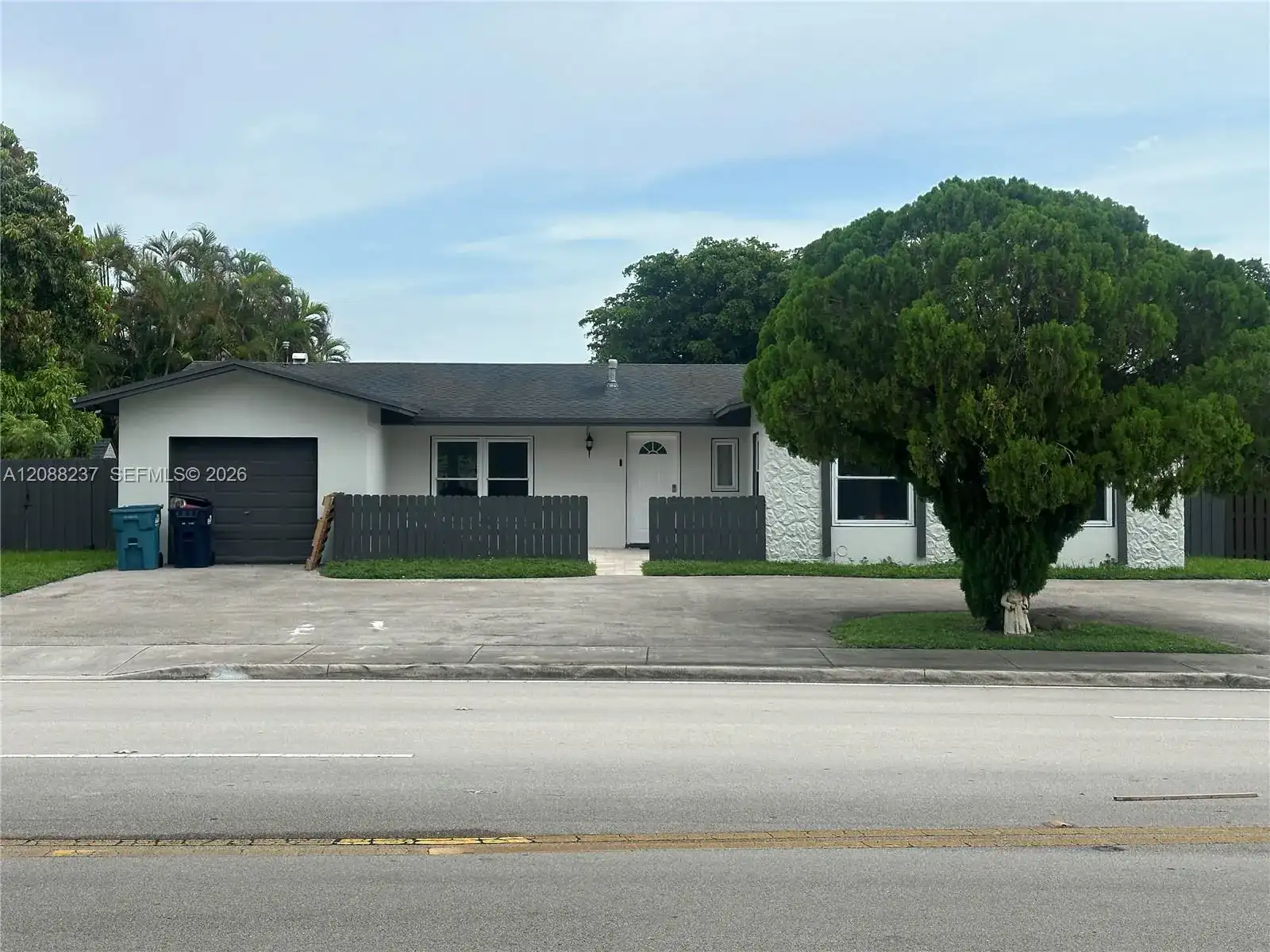 11611 SW 122nd Ave, Miami FL 33186