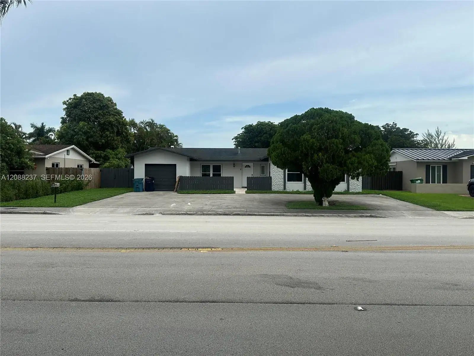 11611 SW 122nd Ave, Miami FL 33186 photo 2