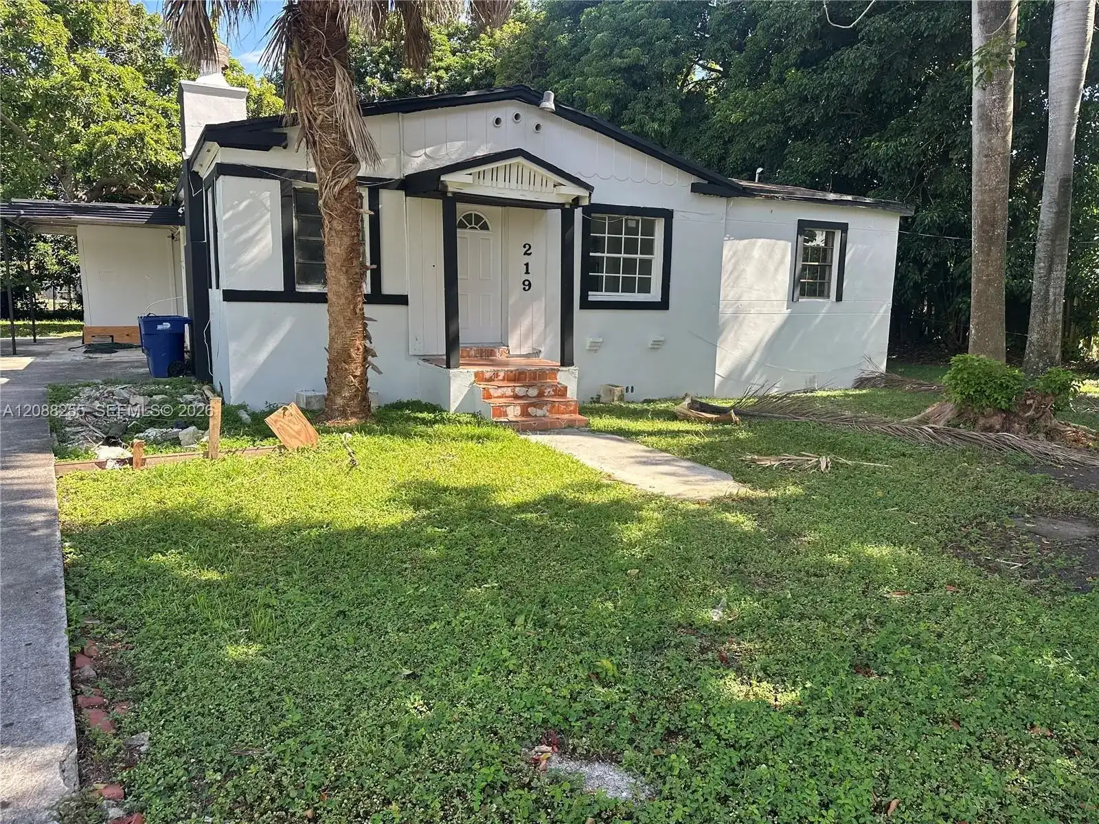 219 NE 141st St, Miami FL 33161