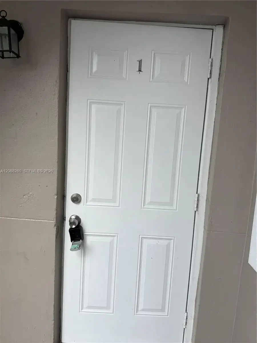 172 NW 12th St # 1, Miami FL 33136 photo 3