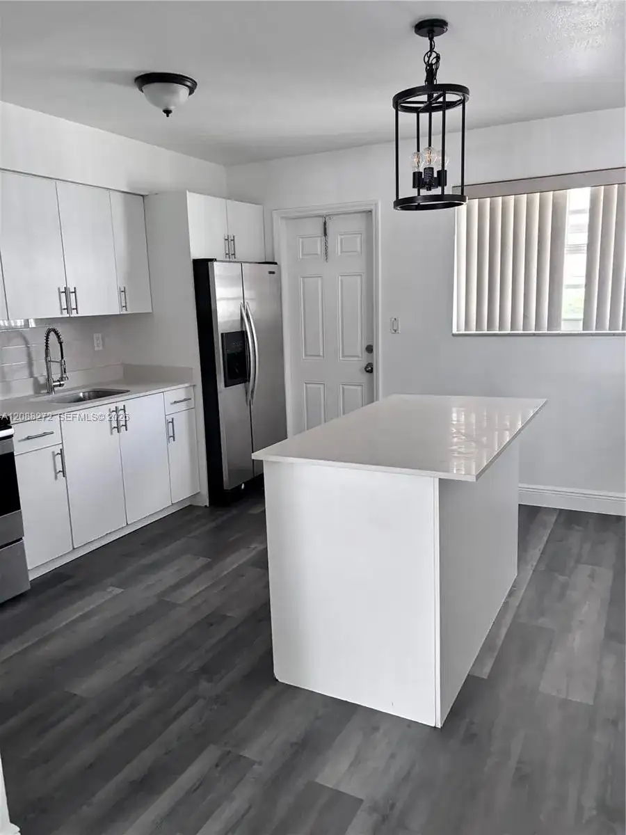 2906 NW 13th St # 2908, Miami FL 33125 photo 3