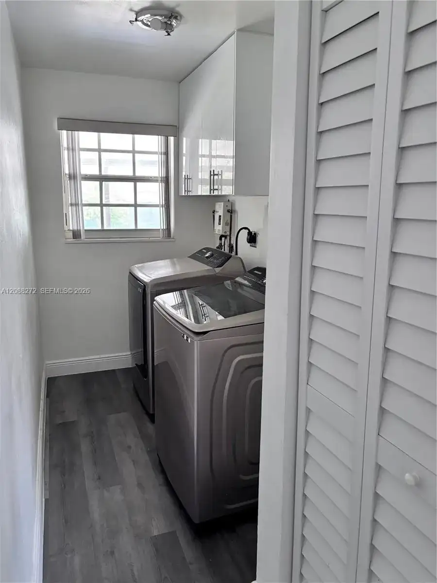 2906 NW 13th St # 2908, Miami FL 33125 photo 4