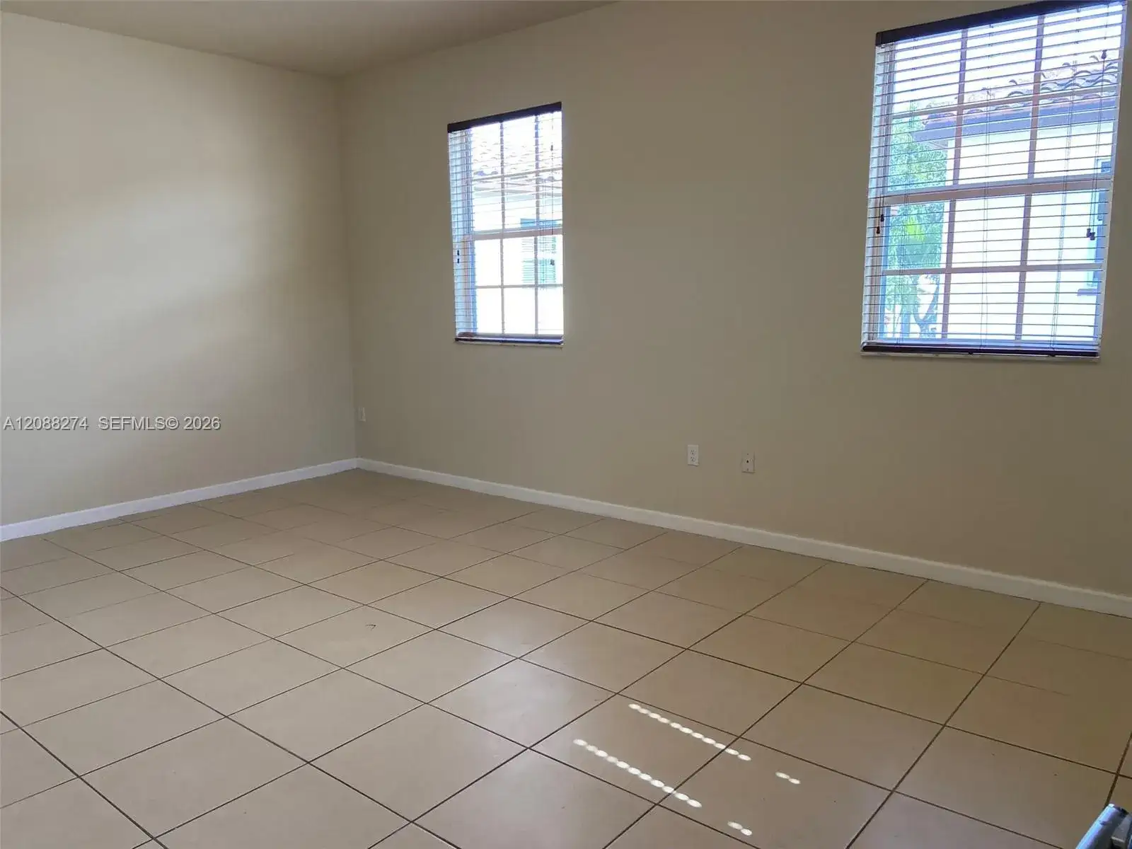 16945 SW 90th Terr Ci Ter, Miami FL 33196 photo 2