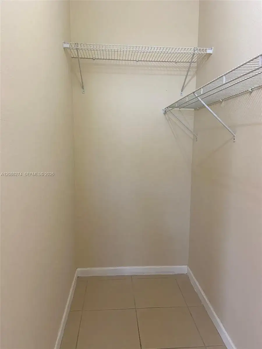 16945 SW 90th Terr Ci Ter, Miami FL 33196 photo 4